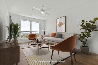 1701 Simond Ave, Unit 642 in Austin, TX - Building Photo - Building Photo