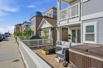 119 28th St in Newport Beach, CA - Building Photo - Building Photo