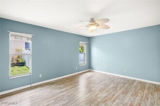 132 SE 4th St in Cape Coral, FL - Foto de edificio - Building Photo