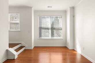 380 Grant Cir SE in Atlanta, GA - Building Photo - Building Photo