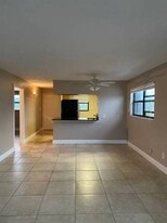 701 Indian River Dr in Fort Pierce, FL - Building Photo