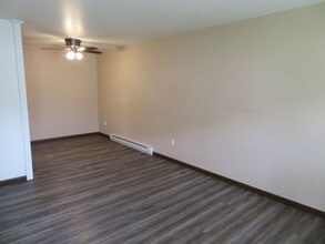 628 W State St in Hartford, WI - Building Photo - Building Photo