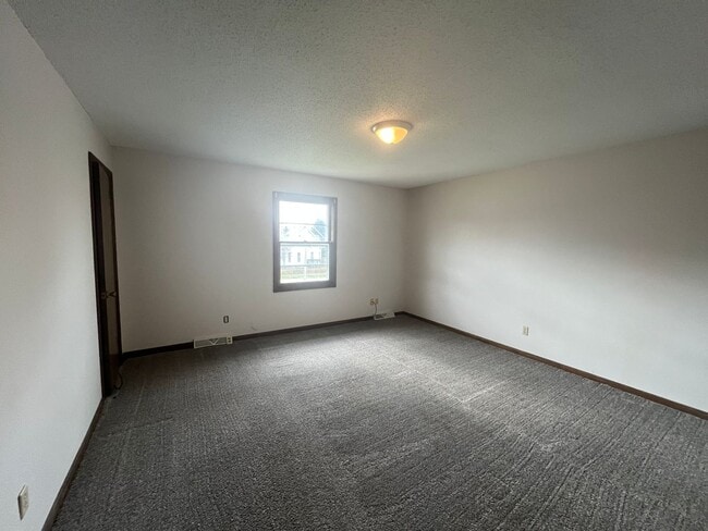 401 W Jackson St in Athens, IL - Building Photo - Building Photo