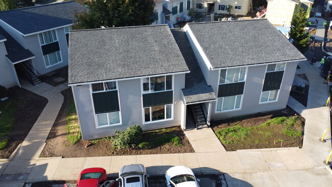 Villager Apartments in Forest Grove, OR - Building Photo - Building Photo