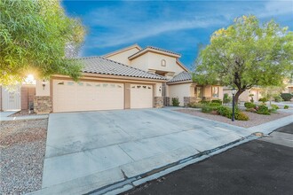 4607 Creeping Fig Ct in Las Vegas, NV - Building Photo - Building Photo