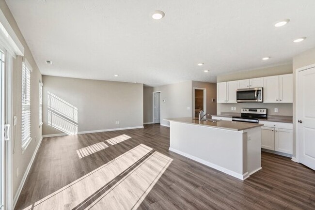 property at 722 Marsh Aster Dr