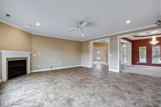 211 Todaly Cir in Loudon, TN - Building Photo - Building Photo