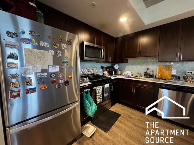 property at 1323 W Morse Ave