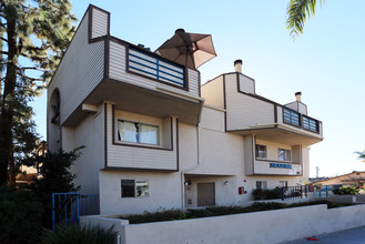 French Park Apartments in Santa Ana, CA - Building Photo - Building Photo