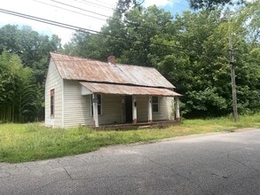 129 Lurey St in Laurens, SC - Building Photo - Building Photo