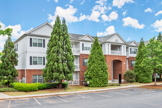 SYNC at Ten Oaks in Lawrenceville, GA - Foto de edificio - Building Photo