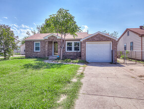 530 W Main St in Moore, OK - Building Photo - Building Photo