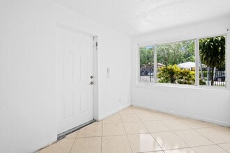 7770 NW 9th Ave in Miami, FL - Building Photo - Building Photo