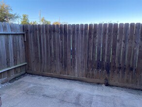 1616 Avenue N in Huntsville, TX - Foto de edificio - Building Photo