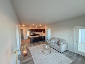 140 40th St Dr SE in Cedar Rapids, IA - Building Photo - Building Photo