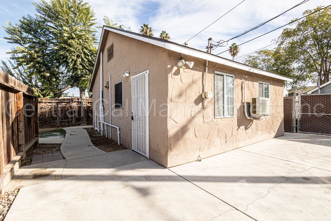 1306 Monache Dr in Bakersfield, CA - Building Photo