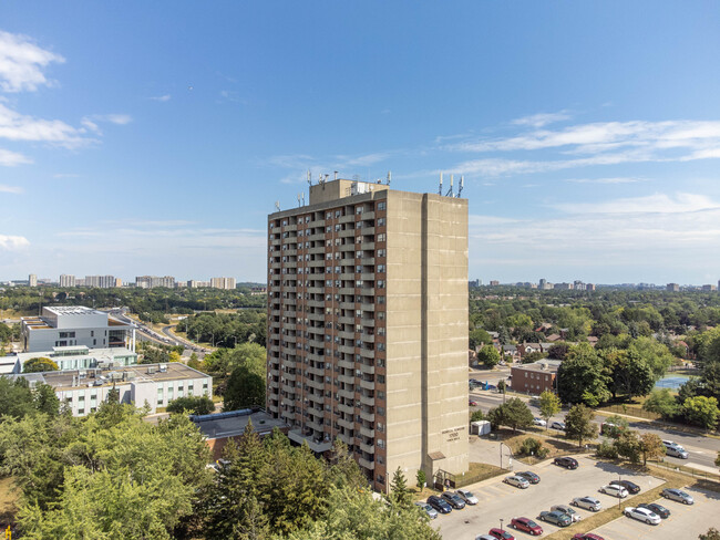 Seneca Towers in Toronto, ON - Building Photo - Building Photo