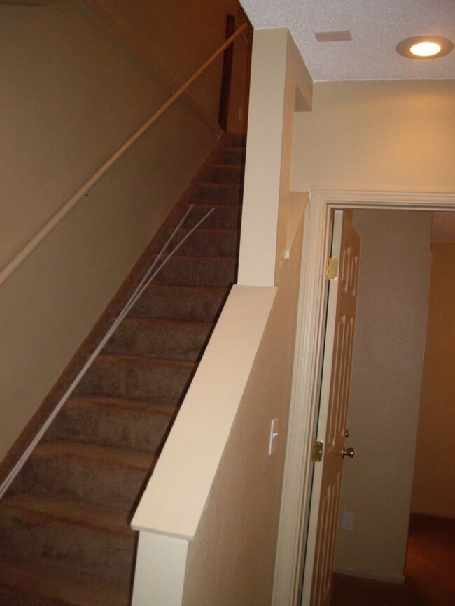 2407 W Cache La Poudre St in Colorado Springs, CO - Building Photo - Building Photo