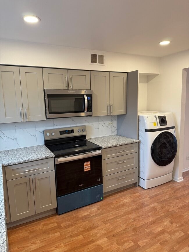 4208 Central Rd in Glenview, IL - Building Photo - Building Photo