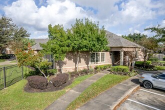 Highland Meadow Village in Houston, TX - Building Photo - Building Photo