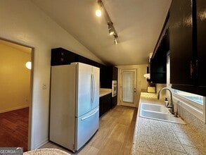 694 Inglewood Dr in Smyrna, GA - Building Photo - Building Photo