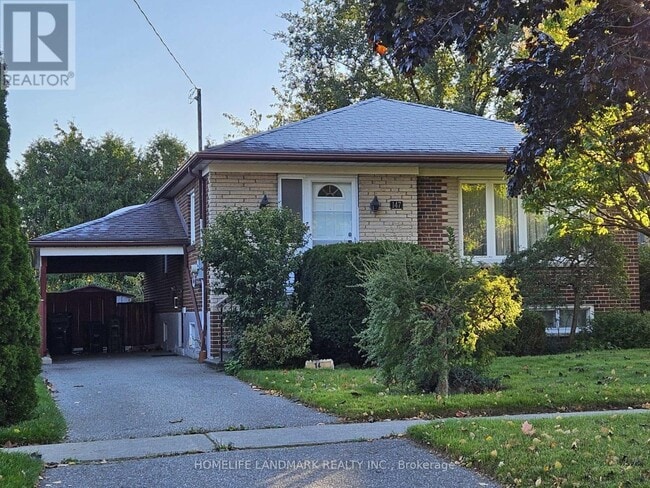 147 Fitzgibbon Ave in Toronto, ON - Building Photo - Building Photo