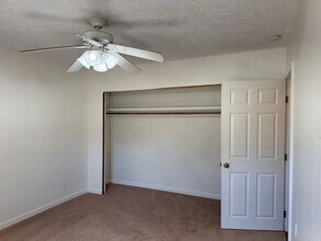 16 Lemon Dr in Camarillo, CA - Building Photo - Building Photo