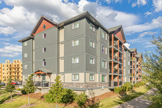 Emerald Hills Apartments in Sherwood Park, AB - Building Photo - Building Photo