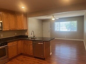 37160 Walnut St in Newark, CA - Building Photo - Building Photo
