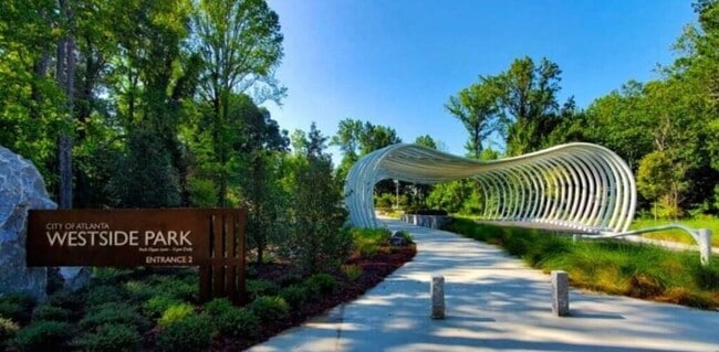 2486 Claude St NW in Atlanta, GA - Building Photo - Building Photo