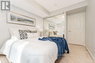 30 Grand Trunk Crescent in Toronto, ON - Building Photo - Building Photo