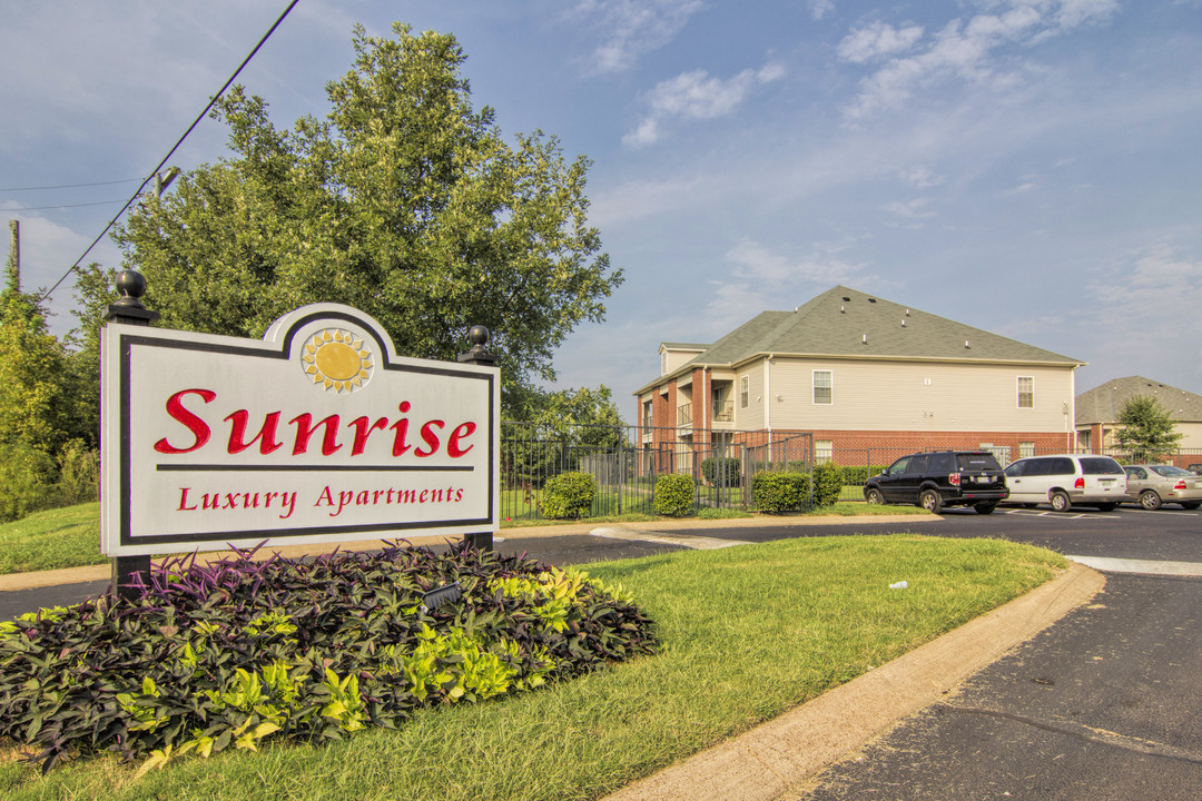 Sunrise Luxury Apartments in Covington, TN - Building Photo