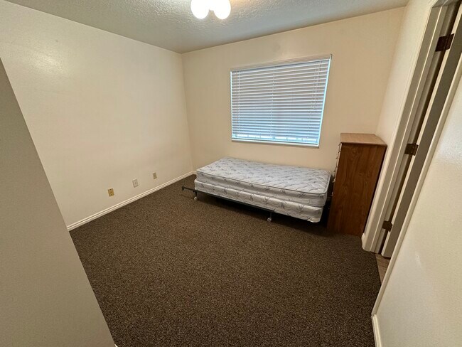 536 N 600 E in Logan, UT - Building Photo - Building Photo