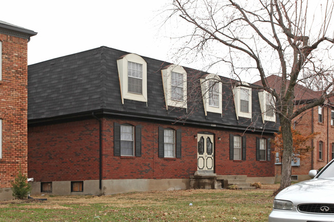 3328 Breckenridge Ln in Louisville, KY - Building Photo - Building Photo