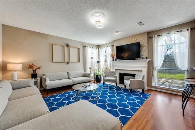 property at 2106 Hunter Pl Ln