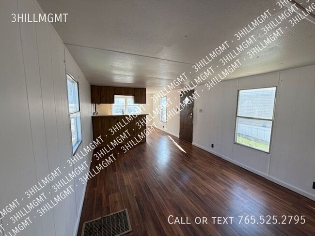 41 Collins Dr in Nitro, WV - Building Photo - Building Photo