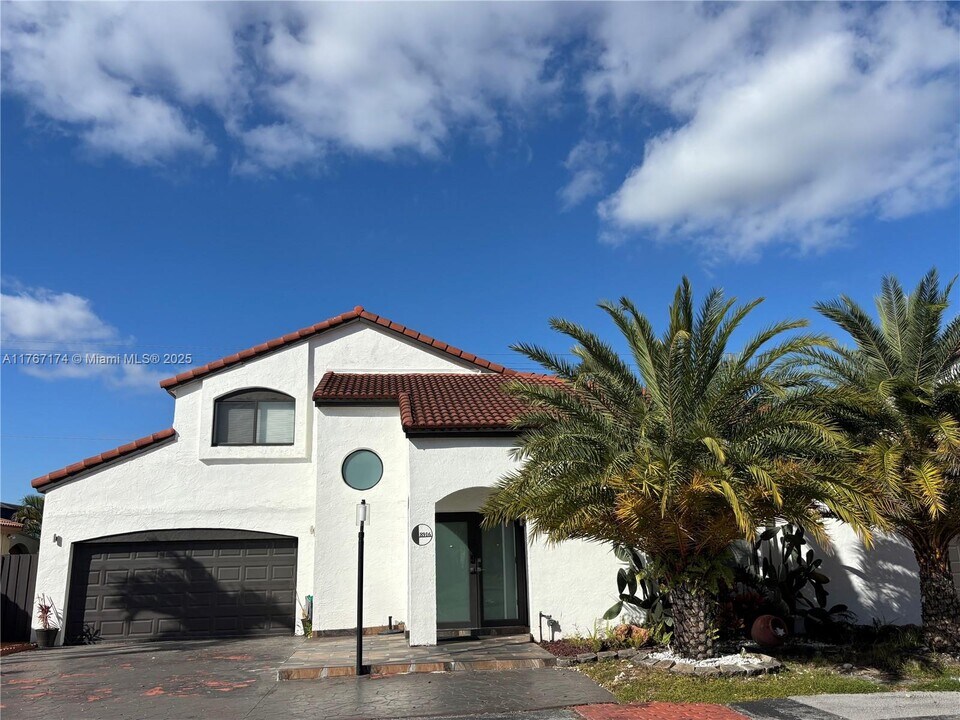 8916 SW 5th Ln in Miami, FL - Building Photo