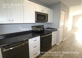 5814 Richard Pl in Sarasota, FL - Foto de edificio - Building Photo