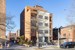 144-85 Roosevelt Ave in Flushing, NY - Building Photo