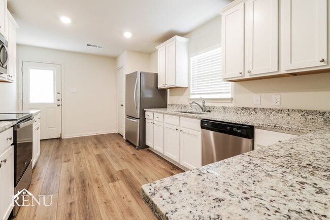 325 Sunnymeade Ln in Jarrell, TX - Building Photo - Building Photo