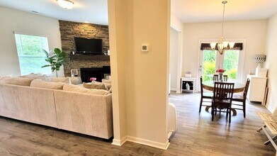 651 Metro Sta in Apex, NC - Building Photo - Building Photo