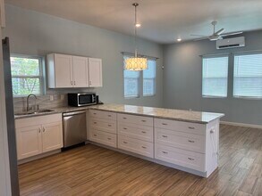 2521 Stephenson Dr in Dallas, TX - Building Photo - Building Photo