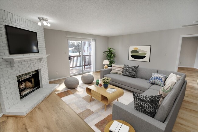 321 Shirley Ridge Dr in St. Charles, MO - Building Photo - Building Photo