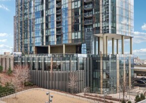 211 N Harbor Dr in Chicago, IL - Building Photo