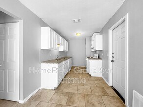 9819 Meadow Way in Converse, TX - Building Photo - Building Photo