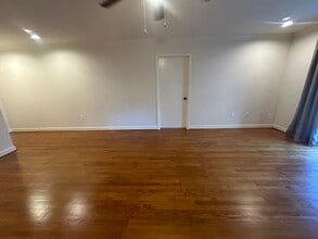 5516 Lakeshore Dr in Columbia, SC - Building Photo - Building Photo