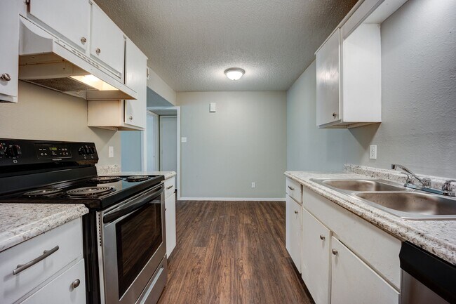 Ramsey Square Apartments in Fort Smith, AR - Building Photo - Building Photo