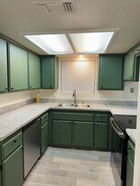 5905 Fairfax Rd, Unit # D in Bakersfield, CA - Building Photo