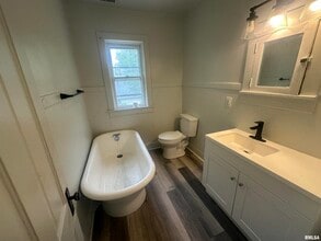 723 W Armstrong Ave in Peoria, IL - Building Photo - Building Photo