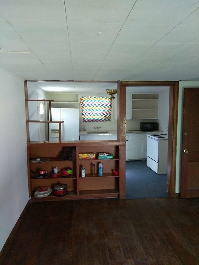 1516 S Pruett St-Unit -Down Stairs Apartmen in Baytown, TX - Building Photo - Building Photo